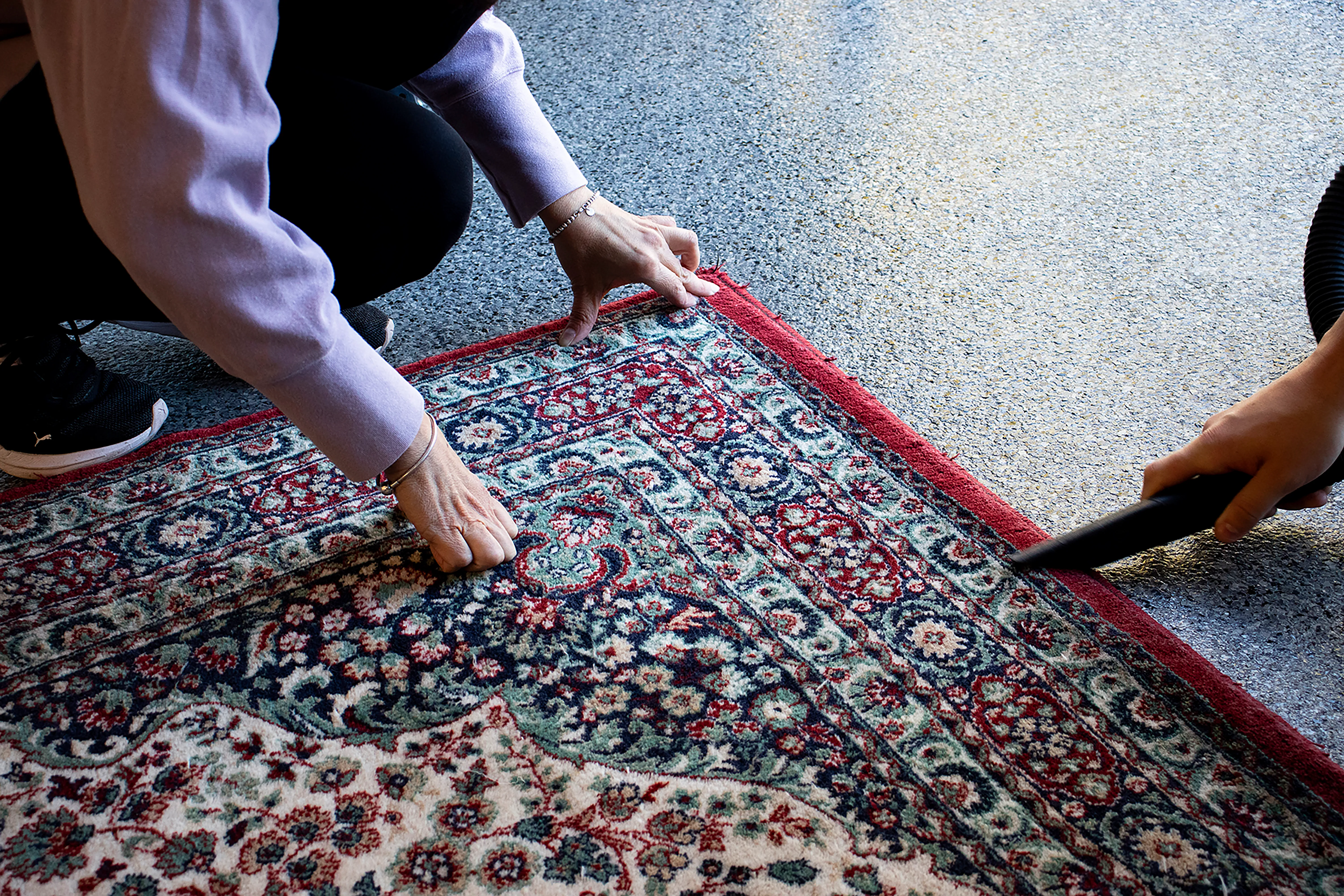 Mamma vacuuming carpet
