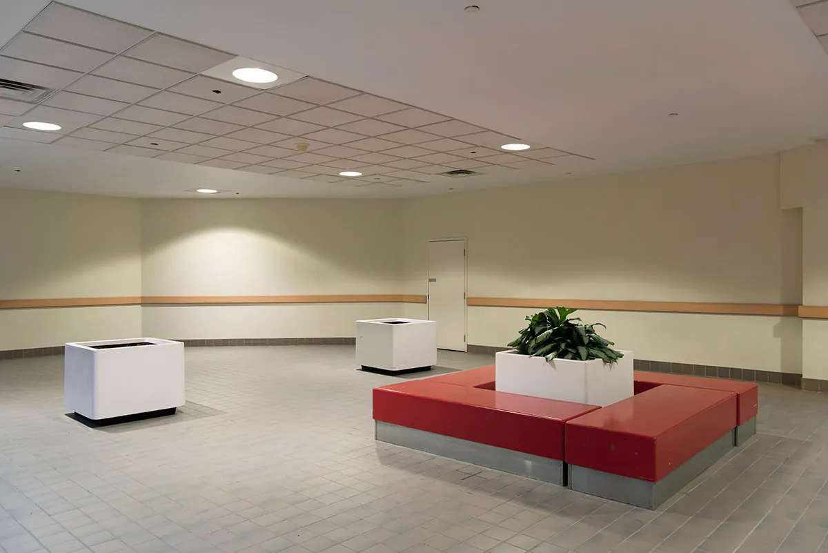 Decarie Square benches